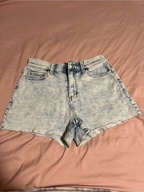 SO Light Blue Acid Wash Denim Shorts Size 1/25W